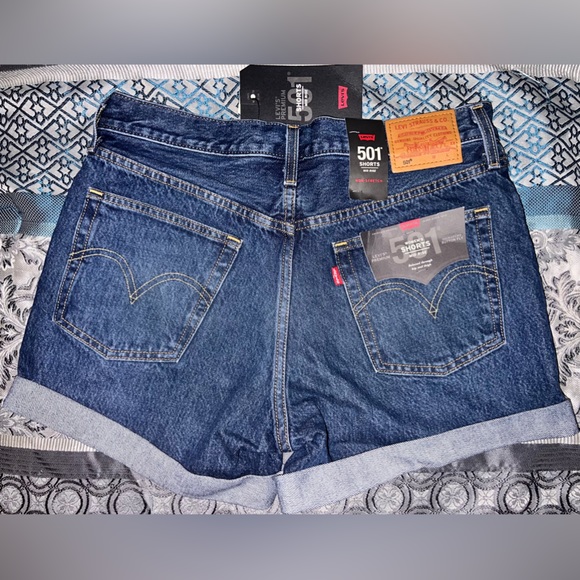 Levi’s 501 Long Shorts - Picture 6 of 8